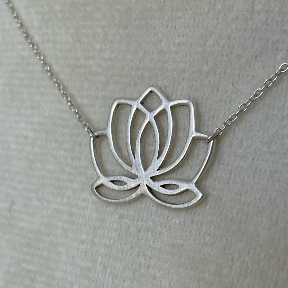 Lotus Necklace, Silver